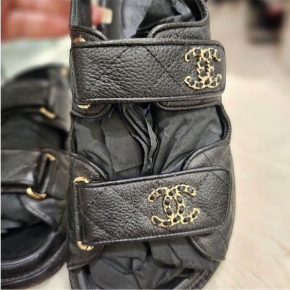 CHANEL Shoes - *Firm* CHANEL 38 dad sandals authentic